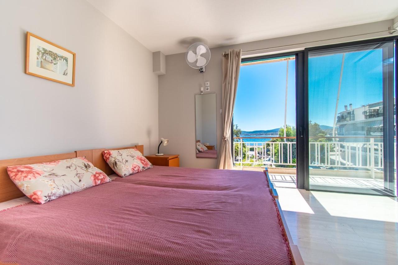 Lavish & Spacious Apt With Stunning Seaview, 10 Min Ath Airport Ártemida Kültér fotó