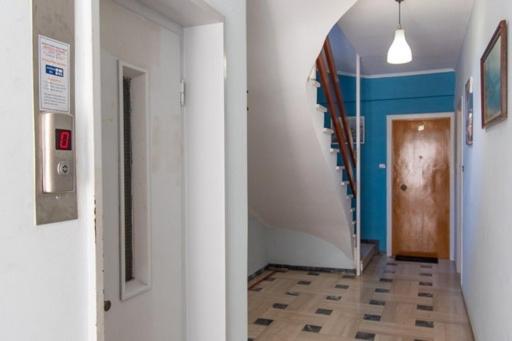 Lavish & Spacious Apt With Stunning Seaview, 10 Min Ath Airport Ártemida Kültér fotó